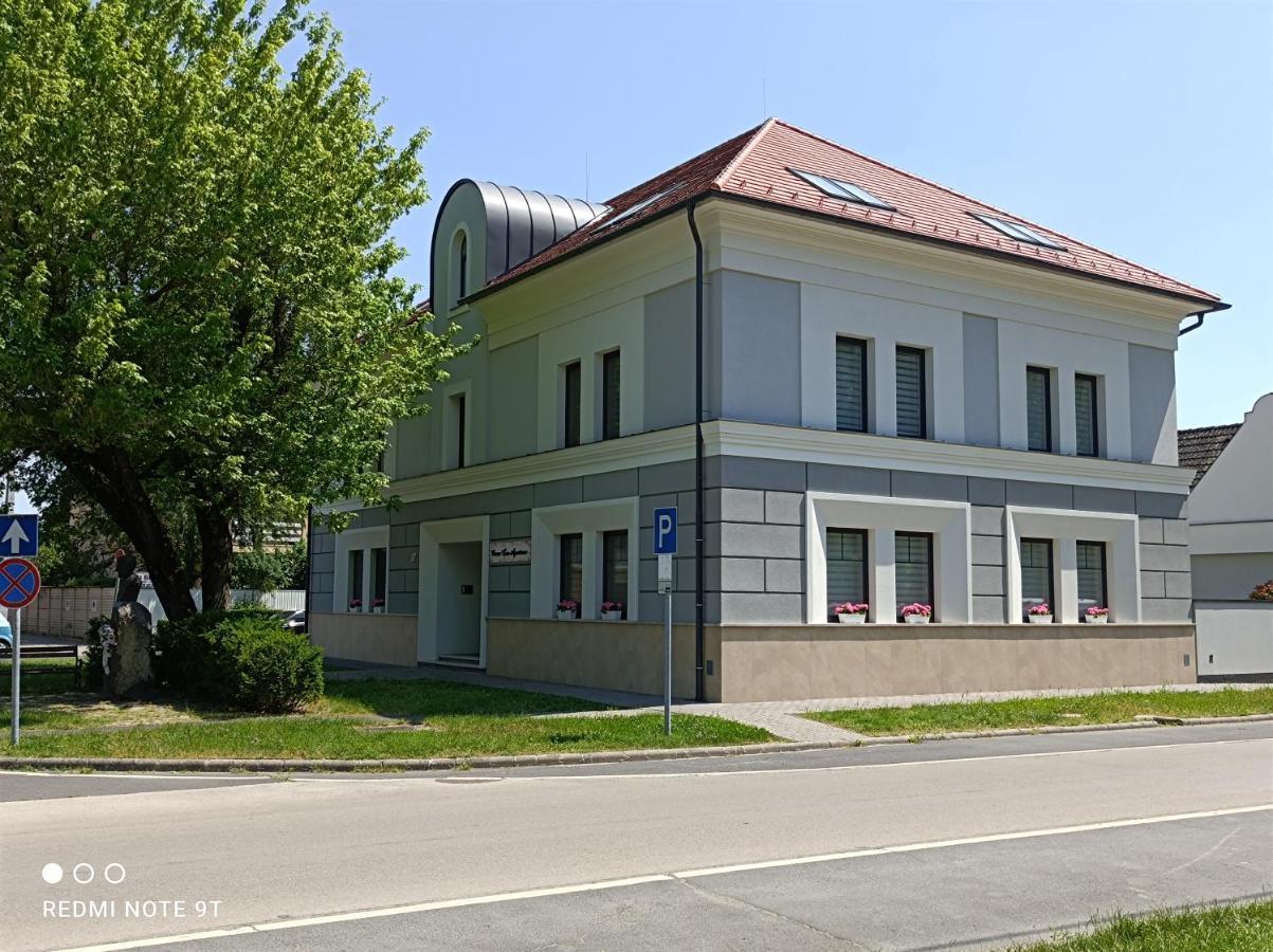 Corso Lux Apartman Gyula Luaran gambar