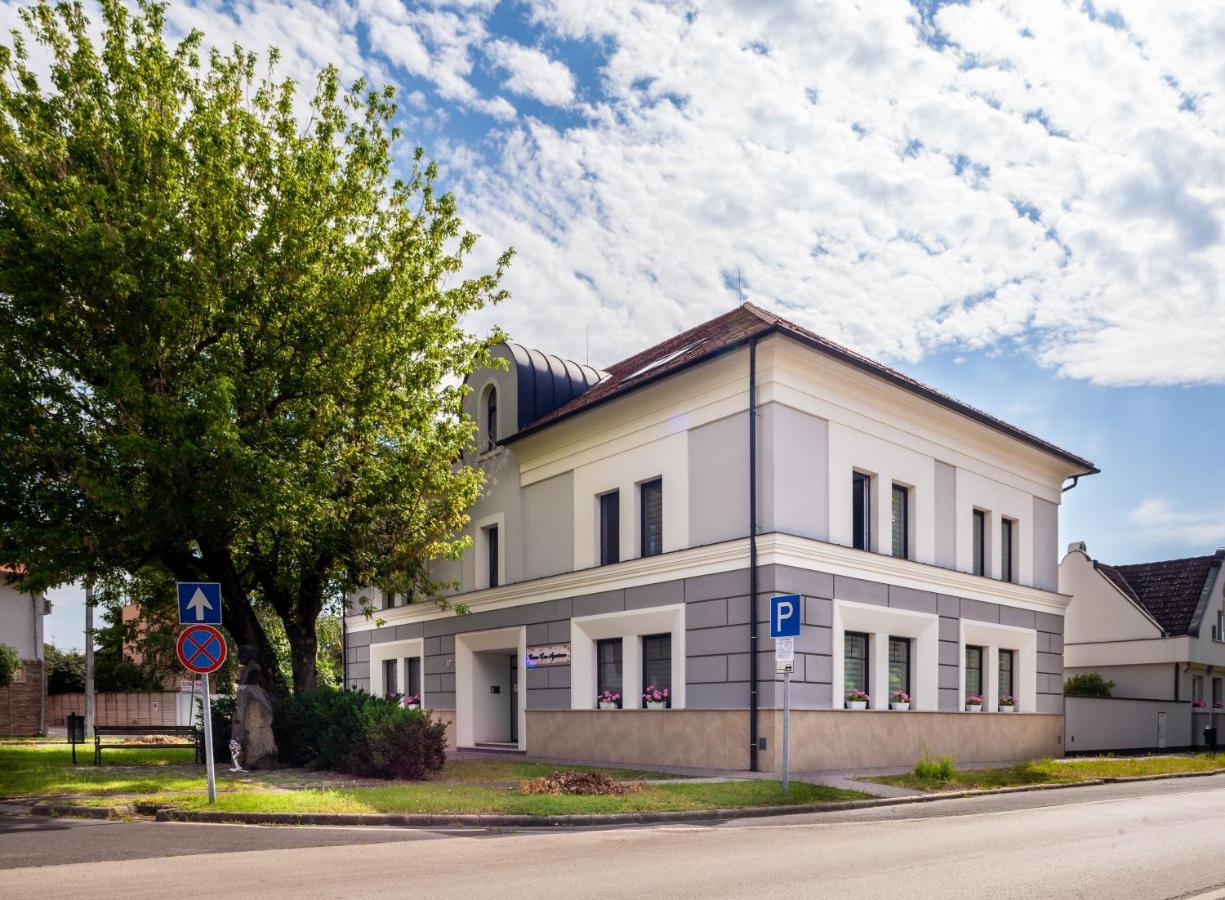 Corso Lux Apartman Gyula Luaran gambar