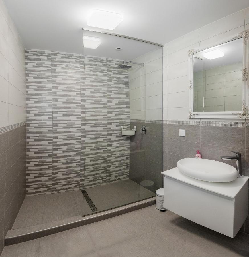 Corso Lux Apartman Gyula Luaran gambar