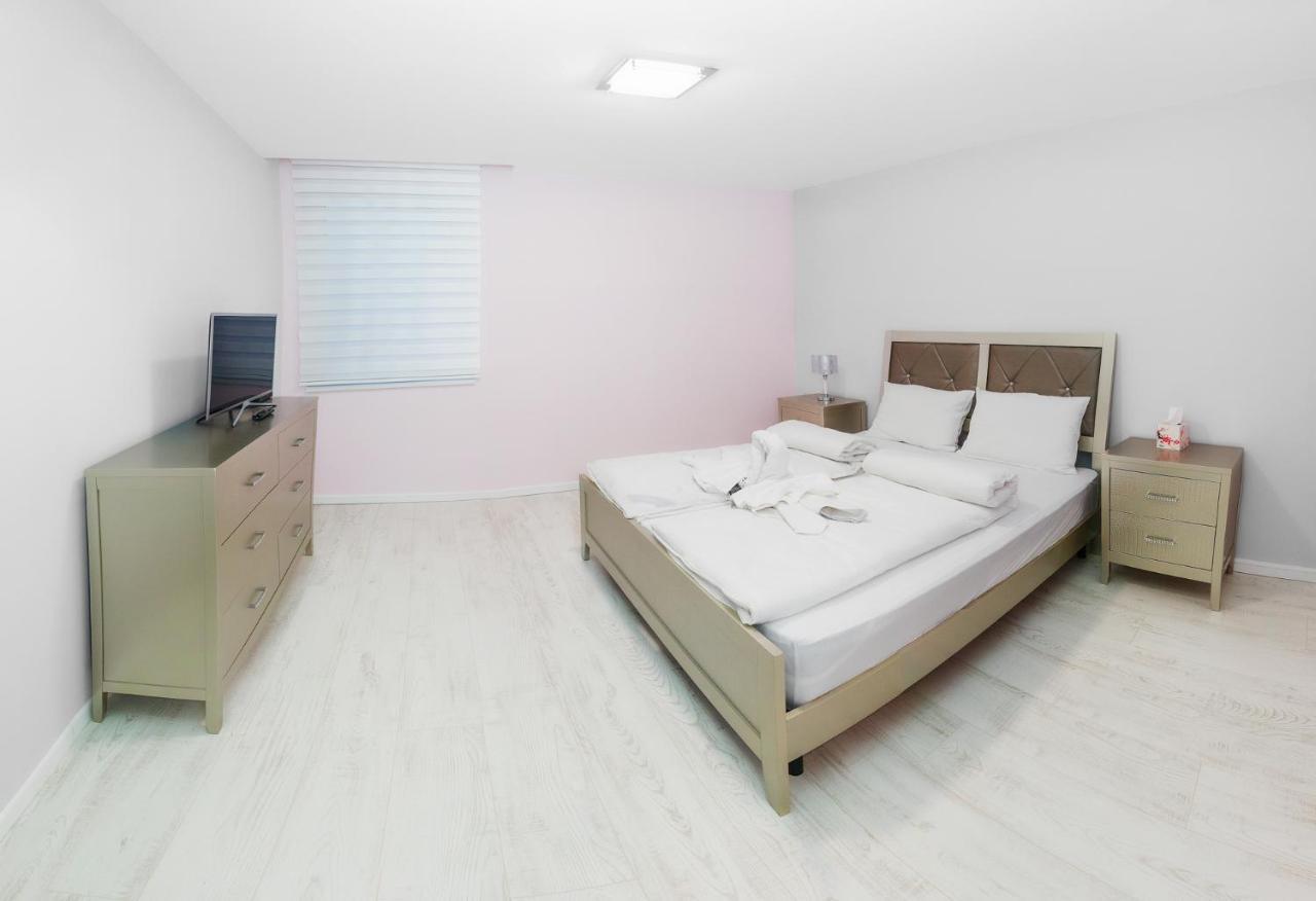 Corso Lux Apartman Gyula Luaran gambar